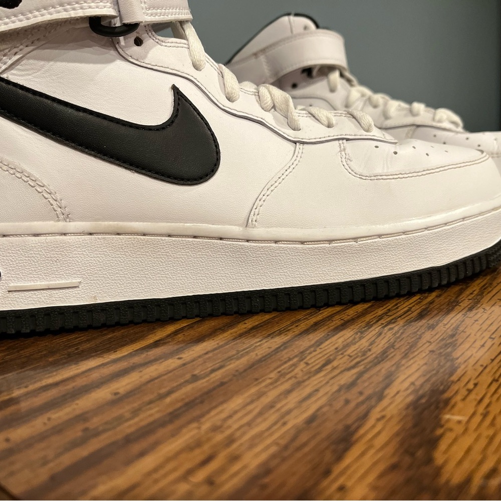 Nike Air Force 1 ‘07 High.